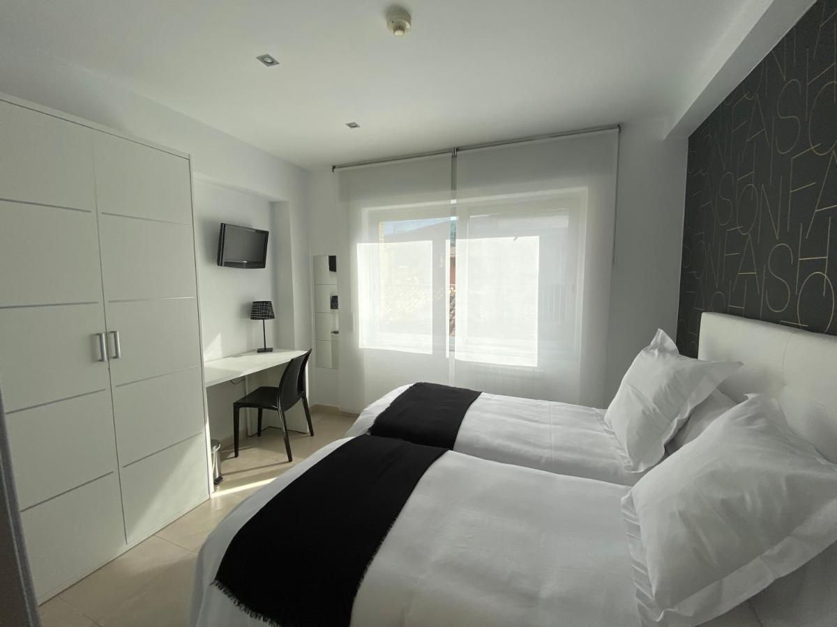 Hostal Somnis Suria Екстериор снимка