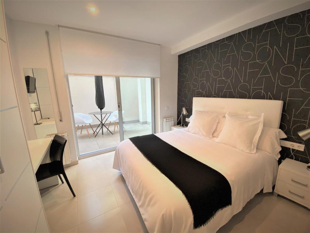 Hostal Somnis Suria Екстериор снимка