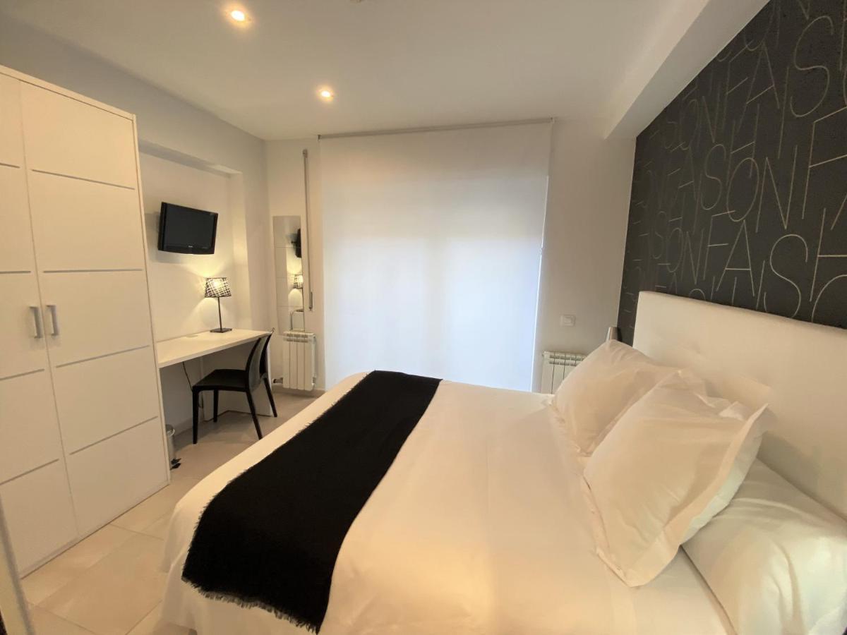 Hostal Somnis Suria Екстериор снимка