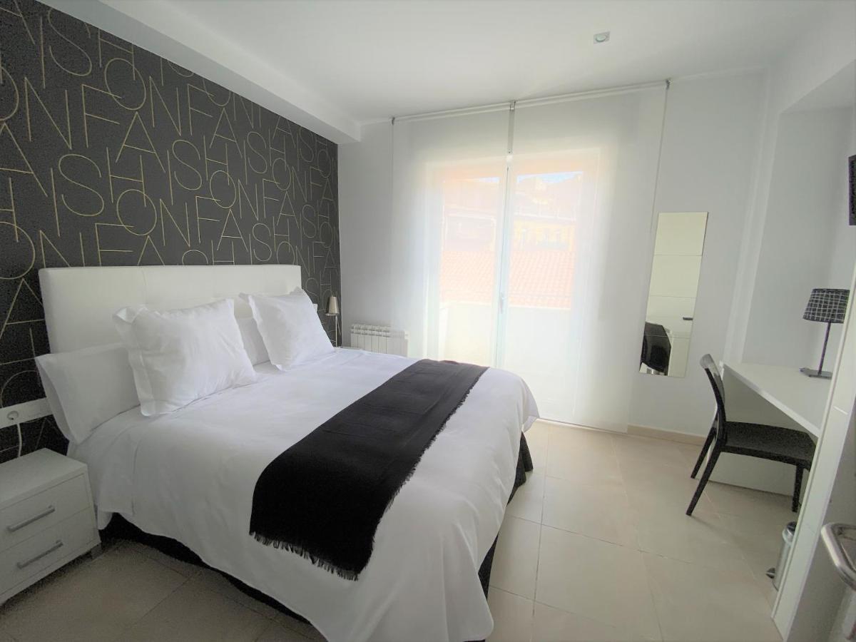 Hostal Somnis Suria Екстериор снимка