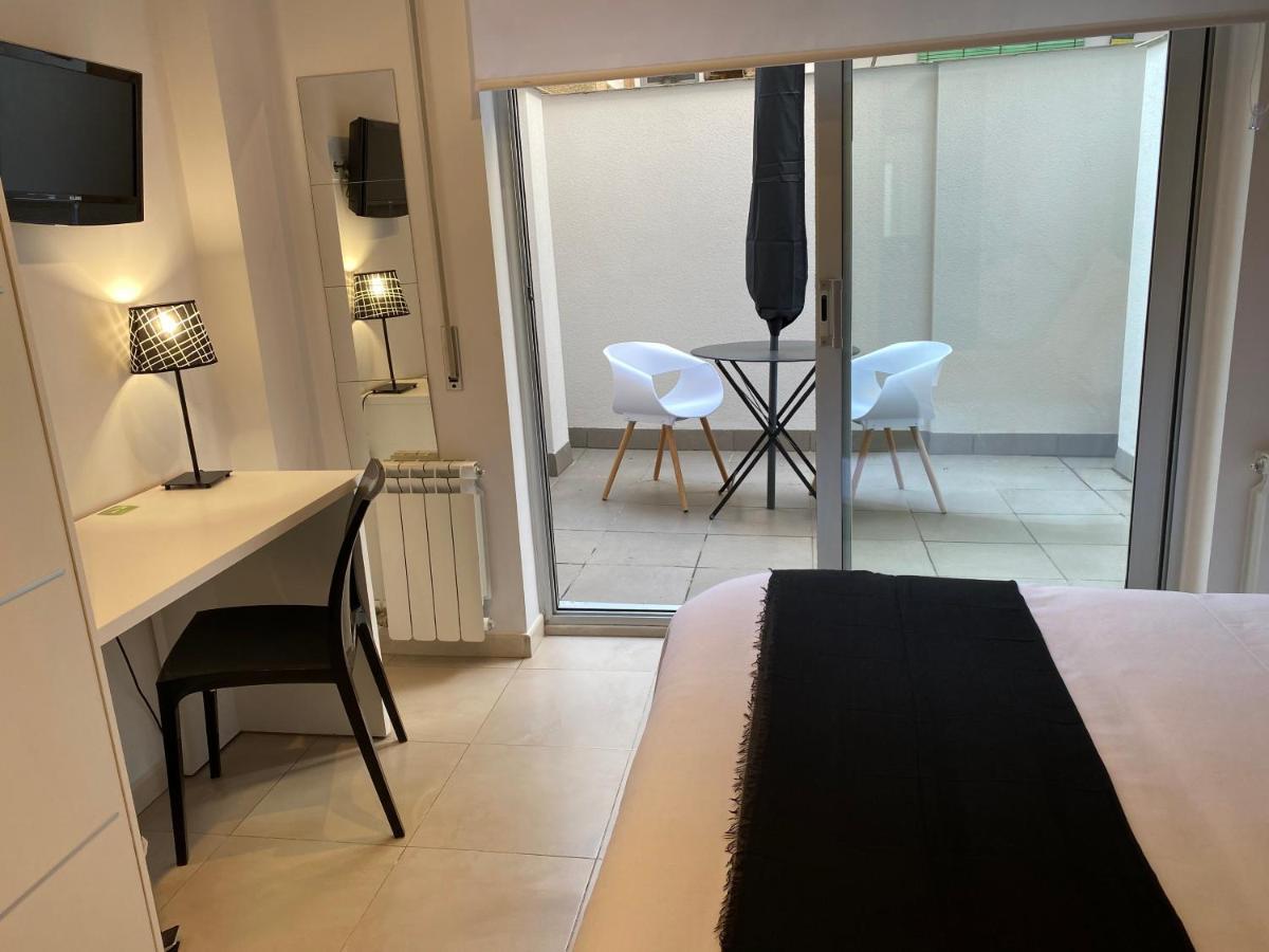 Hostal Somnis Suria Екстериор снимка