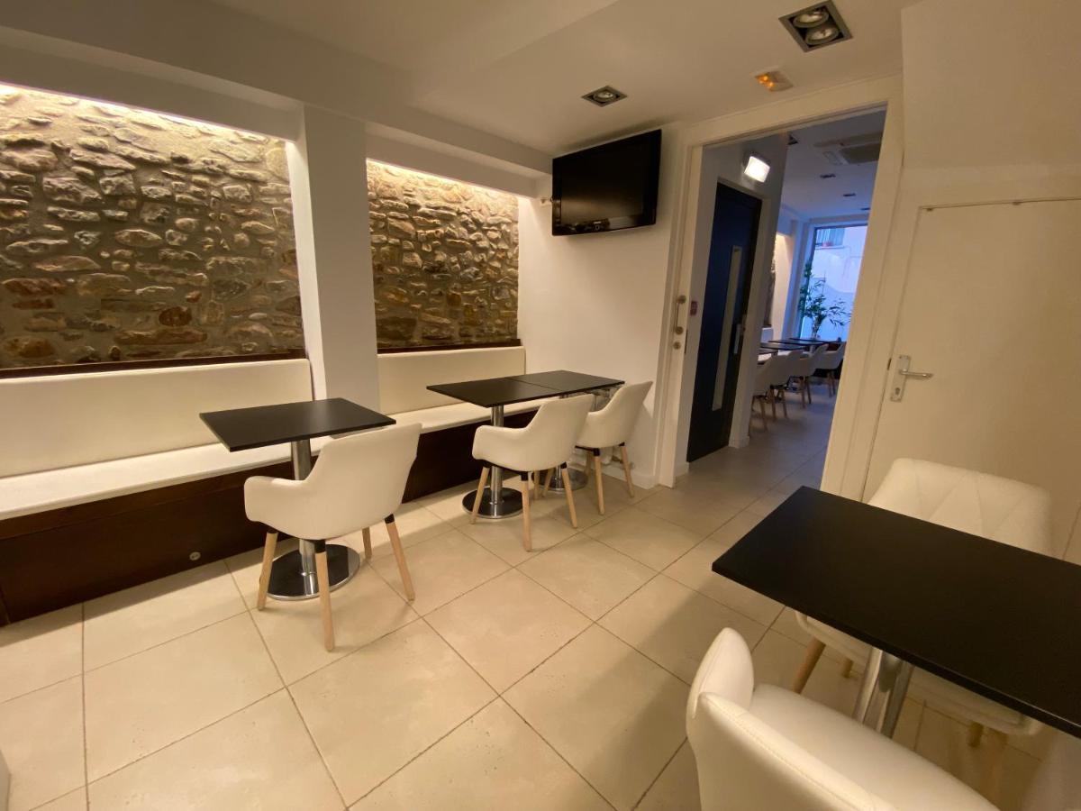 Hostal Somnis Suria Екстериор снимка