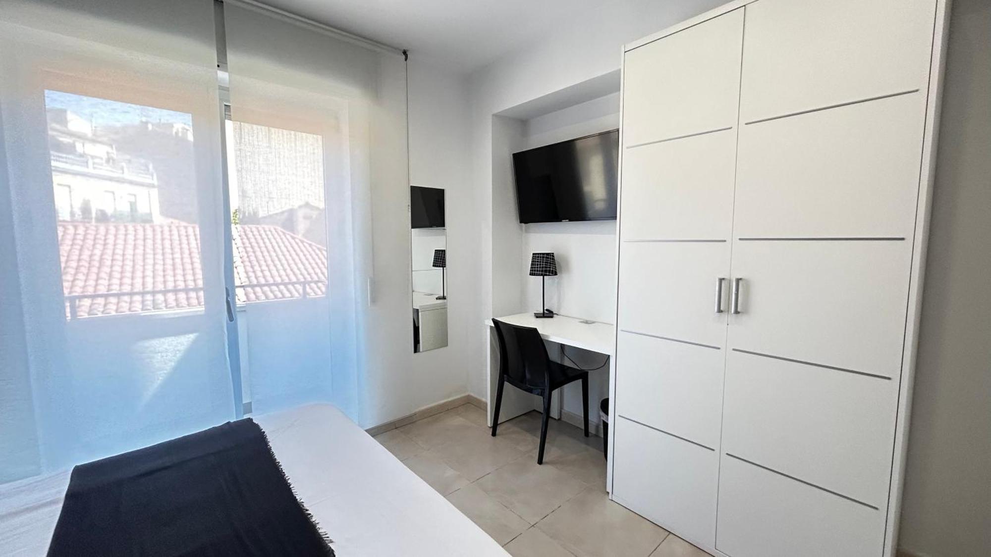 Hostal Somnis Suria Екстериор снимка
