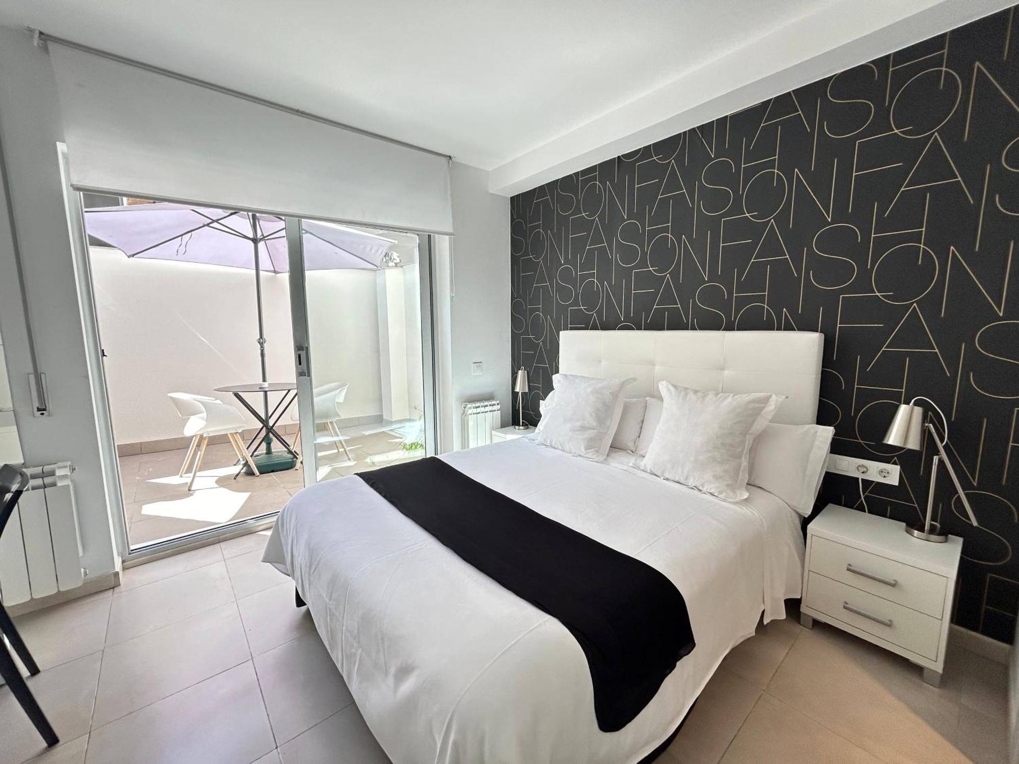 Hostal Somnis Suria Екстериор снимка
